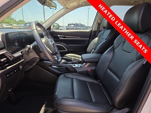 Used 2024 Kia Telluride S FWD image 17