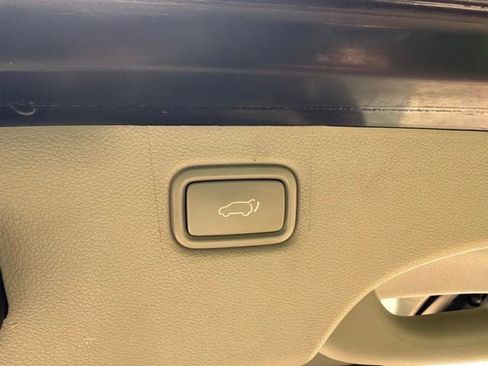 Used 2017 Kia Sedona SX FWD image 24