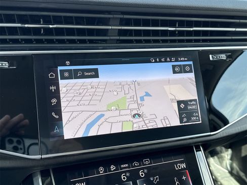 Used 2025 Audi Q7 3.0T Premium Plus image 21