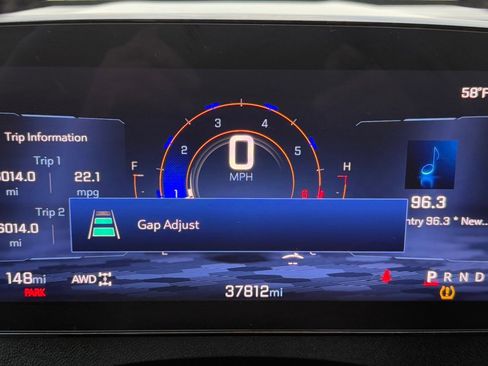 Used 2025 Chevrolet Traverse LT image 16