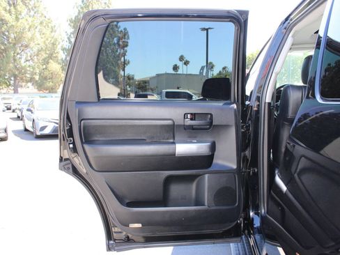 Used 2019 Toyota Sequoia TRD Sport AWD/4WD image 9