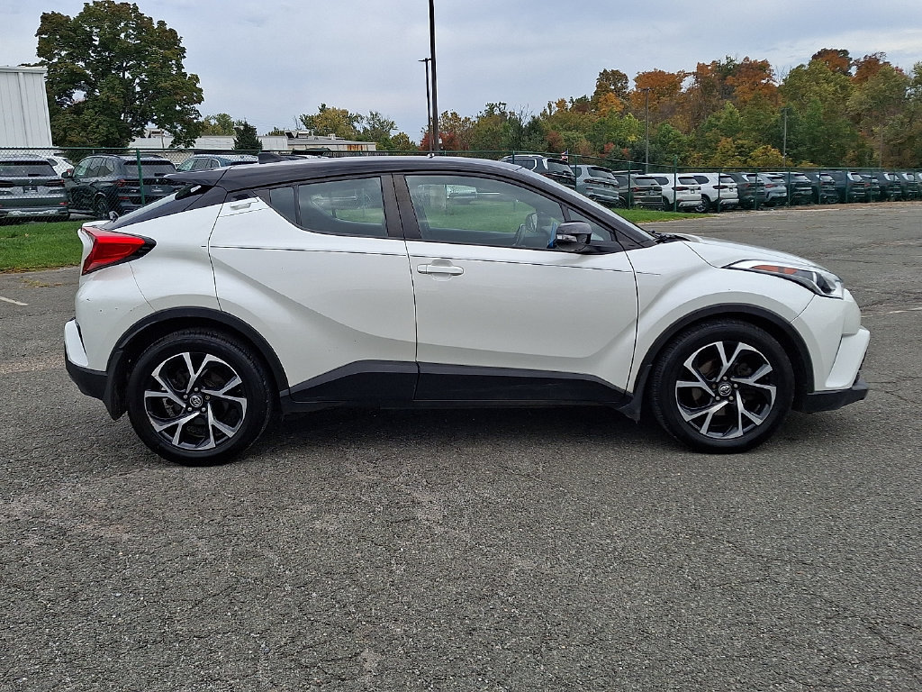 Used 2019 Toyota C-HR XLE FWD image 10
