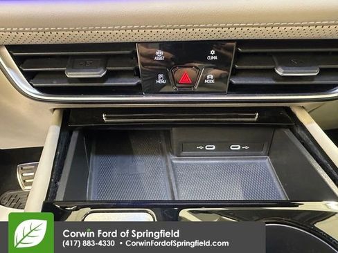 Used 2024 Volkswagen Atlas SEL Premium R-Line image 26