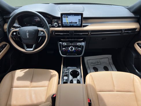 Certified 2022 Lincoln Corsair Reserve w/ Sport Package AWD/4WD image 9