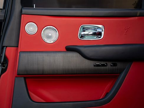 Used 2019 Rolls-Royce Cullinan image 13