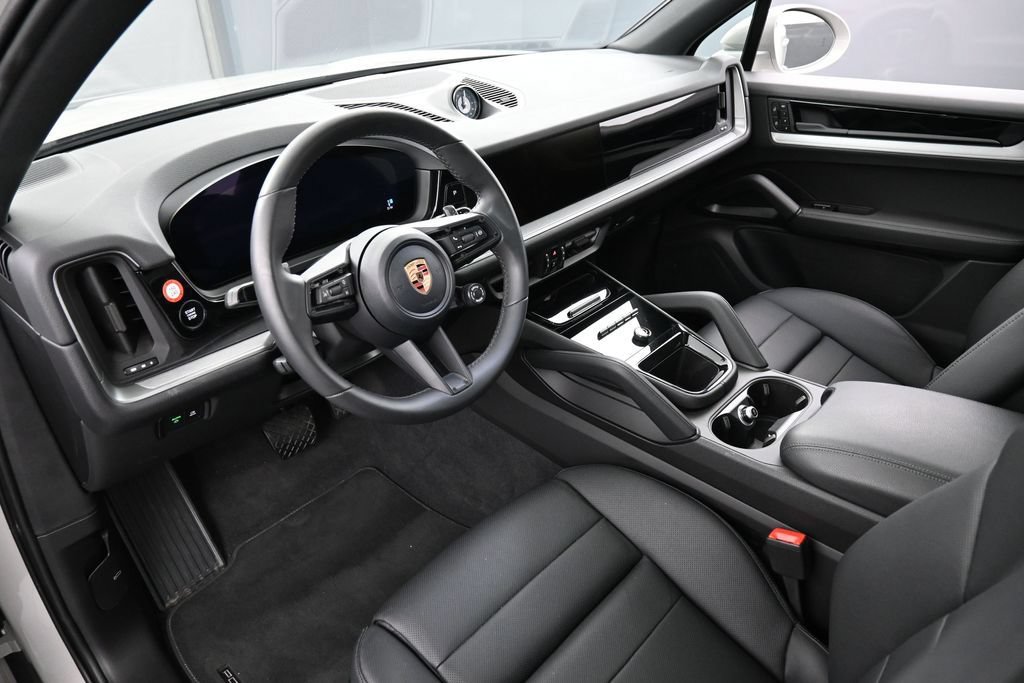 Certified 2026 Porsche Cayenne E-Hybrid AWD/4WD image 4