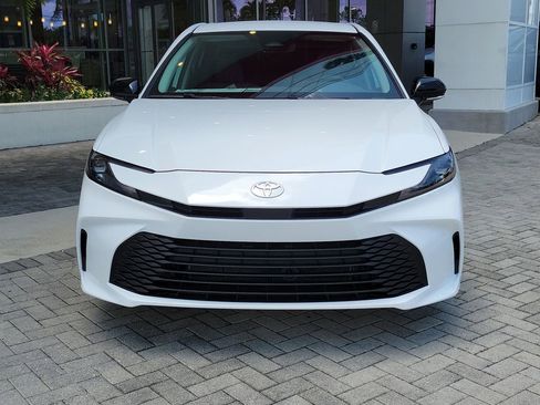 New 2025 Toyota Camry LE w/ Convenience Package image 2