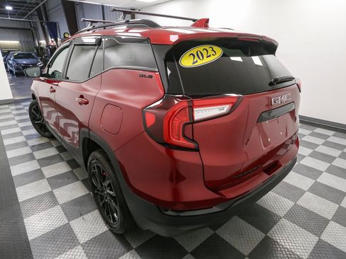 Used 2023 GMC Terrain SLE w/ Driver Convenience Package AWD/4WD image 10