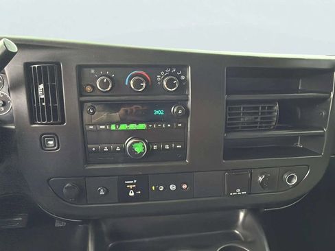 Used 2018 Chevrolet Express 3500 LT w/ LT Preferred Equipment Group RWD image 11