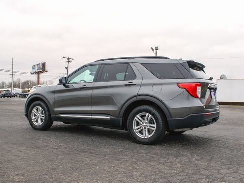Used 2020 Ford Explorer XLT w/ Class III Trailer Tow Package image 8