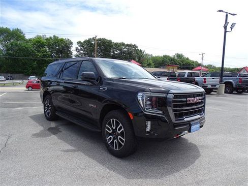 Used 2023 GMC Yukon XL AT4 image 7