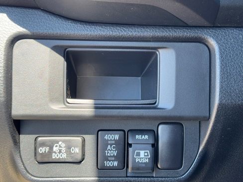 Used 2017 Toyota Tacoma TRD Sport w/ Tow Package image 28