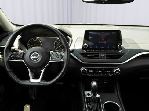 Used 2019 Nissan Altima 2.5 SV AWD/4WD image 3