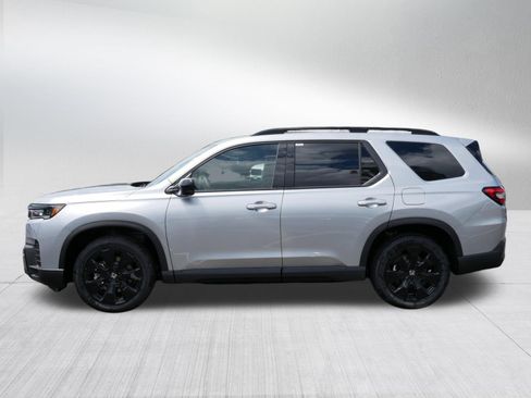 Certified 2026 Honda Pilot Black Edition image 4