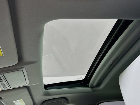 Used 2021 Honda CR-V Touring image 25