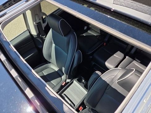 Used 2025 Honda Odyssey Elite image 9