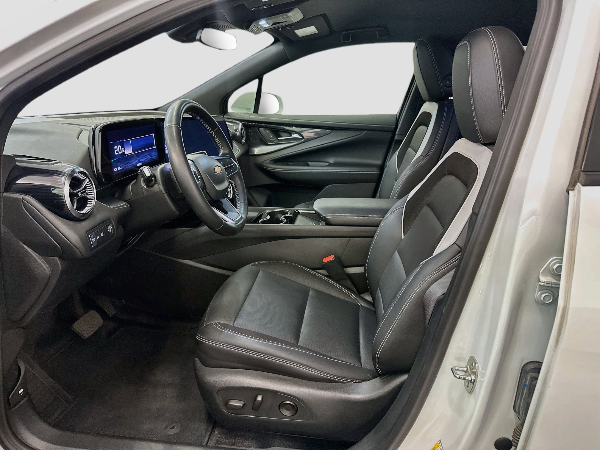 Used 2024 Chevrolet Blazer EV LT AWD/4WD image 13
