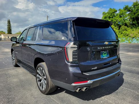 Certified 2025 Chevrolet Suburban High Country image 11
