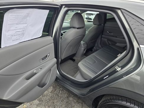 Used 2024 Hyundai Elantra SEL w/ Convenience Package image 17