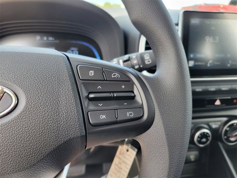 New 2025 Hyundai Venue SE image 15