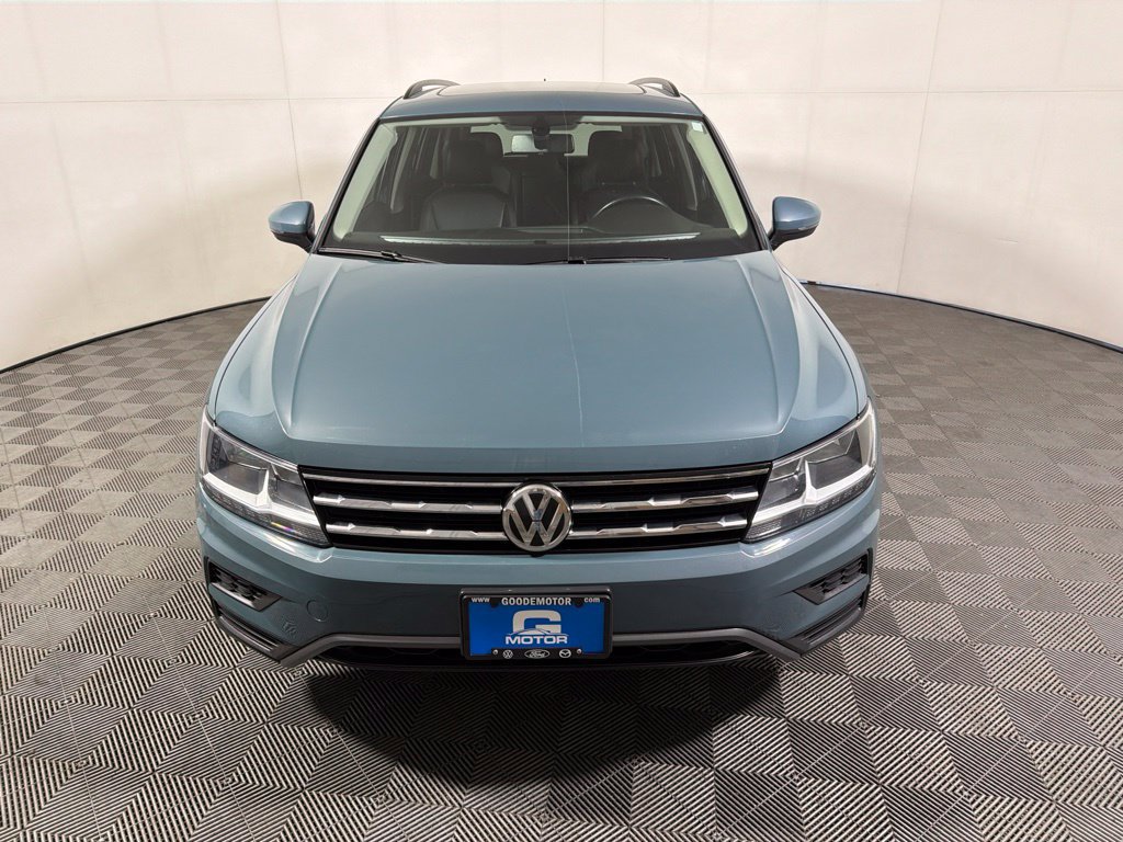 Used 2019 Volkswagen Tiguan SE w/ Panoramic Sunroof Package AWD/4WD image 3