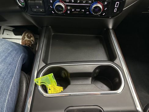 Used 2025 GMC Sierra 2500 SLT w/ SLT Premium Package image 44