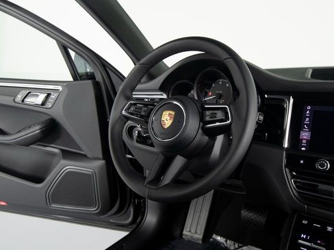 New 2026 Porsche Macan AWD/4WD image 30