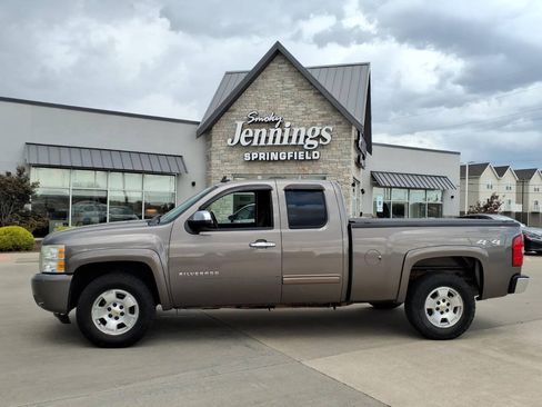 Used 2011 Chevrolet Silverado 1500 LT w/ All-Star Edition AWD/4WD image 1
