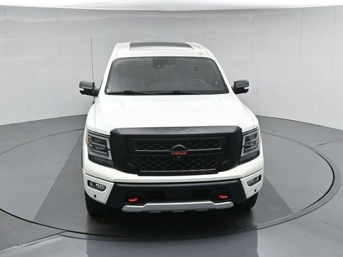 Used 2021 Nissan Titan PRO-4X w/ Pro-4x Convenience Package AWD/4WD image 39