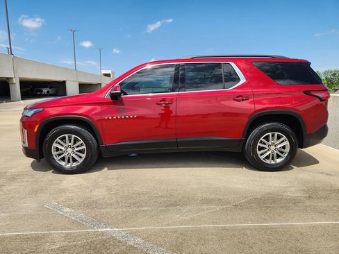 Used 2023 Chevrolet Traverse LT FWD image 5