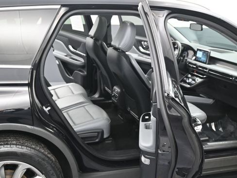 Used 2022 Lincoln Corsair AWD w/ Premium Package image 10