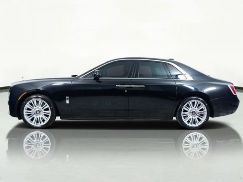 Used 2022 Rolls-Royce Ghost image 27