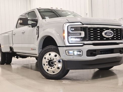 New 2026 Ford F450 Platinum image 38