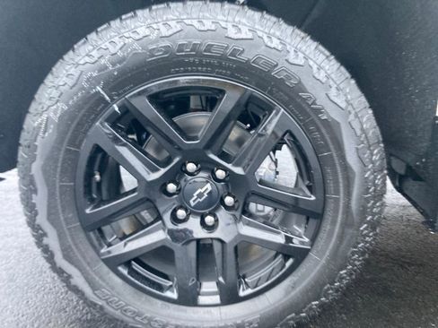 New 2026 Chevrolet Silverado 1500 Custom Trail Boss w/ Turbomax Blackout Package AWD/4WD image 24