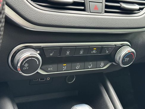 Used 2022 Nissan Altima 2.0 SR FWD image 19