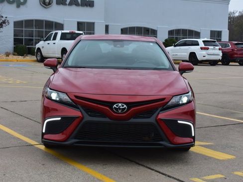 Used 2024 Toyota Camry SE image 2