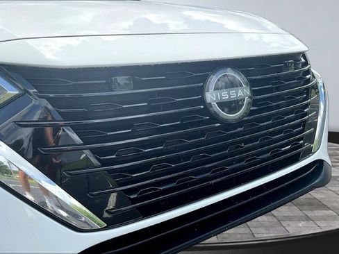 Used 2024 Nissan Sentra SV FWD image 30