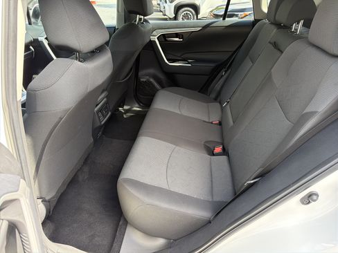 Used 2025 Toyota RAV4 XLE FWD image 20
