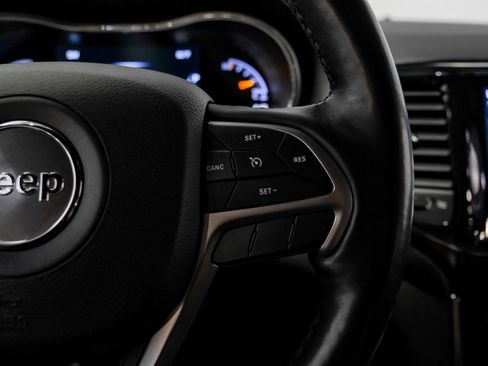 Used 2021 Jeep Grand Cherokee Laredo X image 13