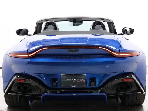 Used 2023 Aston Martin V8 Vantage Roadster RWD image 48
