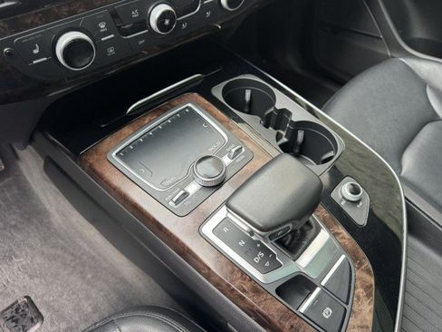 Used 2018 Audi Q7 3.0T Premium Plus w/ Premium Plus Package AWD/4WD image 26