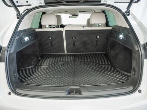 Used 2022 Buick Envision Essence w/ Technology Package I FWD image 8