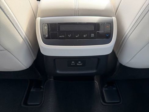 Used 2023 Nissan Pathfinder SL w/ Lighting Package (N92) image 32