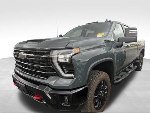 Used 2025 Chevrolet Silverado 2500 LT w/ Trail Boss Package AWD/4WD image 3