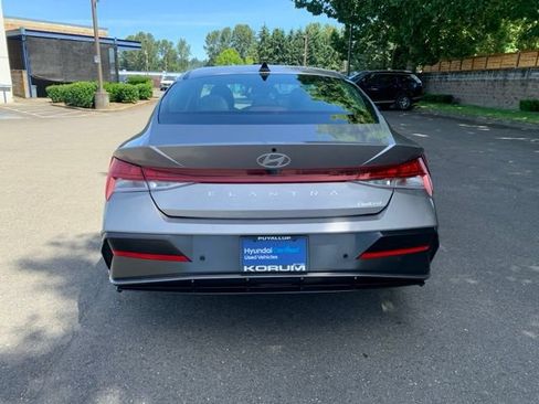 Certified 2024 Hyundai Elantra Limited FWD image 5
