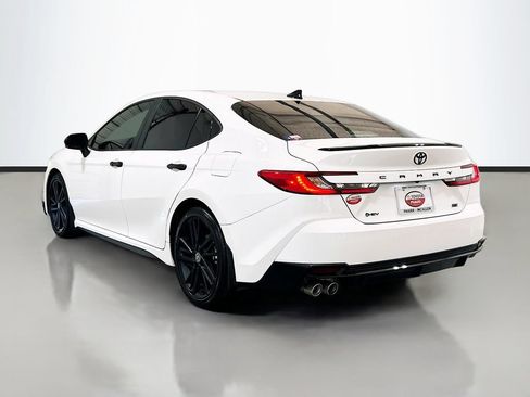 Used 2026 Toyota Camry Hybrid w/ Convenience Package FWD image 6