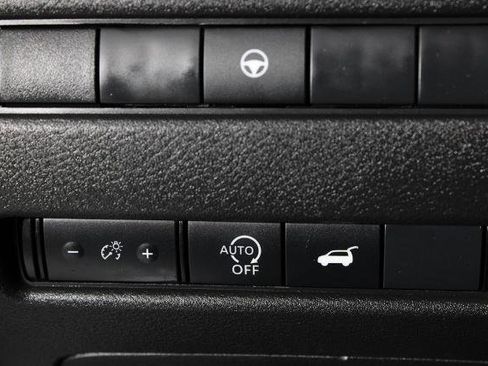 Certified 2025 Nissan Rogue SV image 23