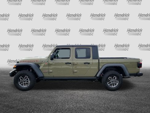 Used 2025 Jeep Gladiator Mojave w/ Convenience Group AWD/4WD image 4
