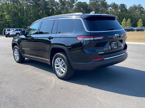 Used 2025 Jeep Grand Cherokee L Laredo w/ Luxury Tech Group I image 5