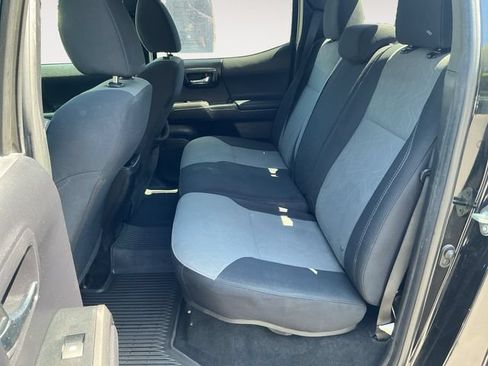 Used 2020 Toyota Tacoma TRD Sport w/ Blackout Package AWD/4WD image 13